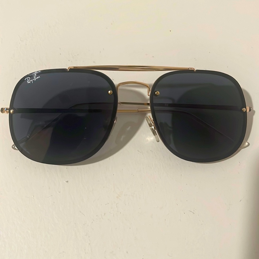 Ray-Ban